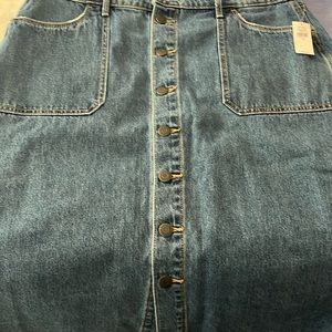 NWT. Old Navy Jean Skirt
